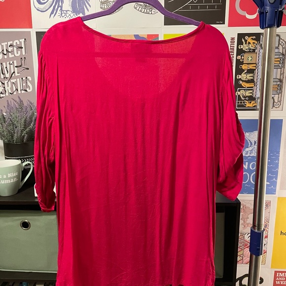 Roll-tab sleeve button-down top - Picture 2 of 3